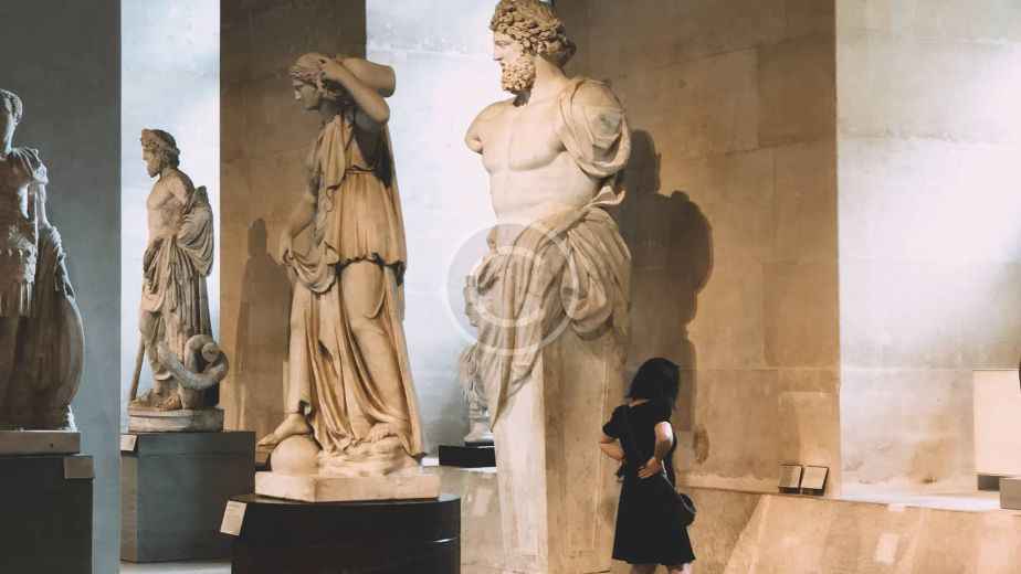 Custom Img 100 Copyright 924x520