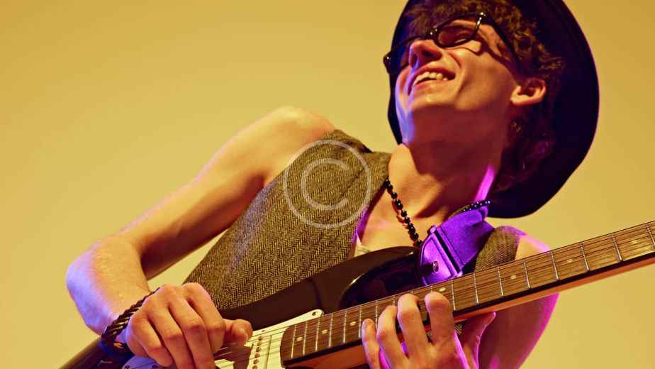 Image 06 Copyright 924x520